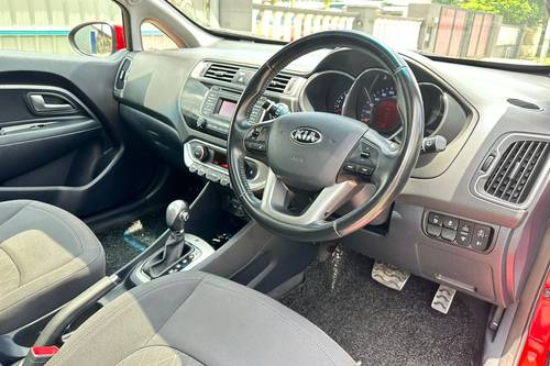 2015 Kia Rio 1.4 fullspec Terpakai